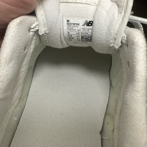 New Balance Beige 574 Boys Sneakers Size 6 - Picture 9 of 10